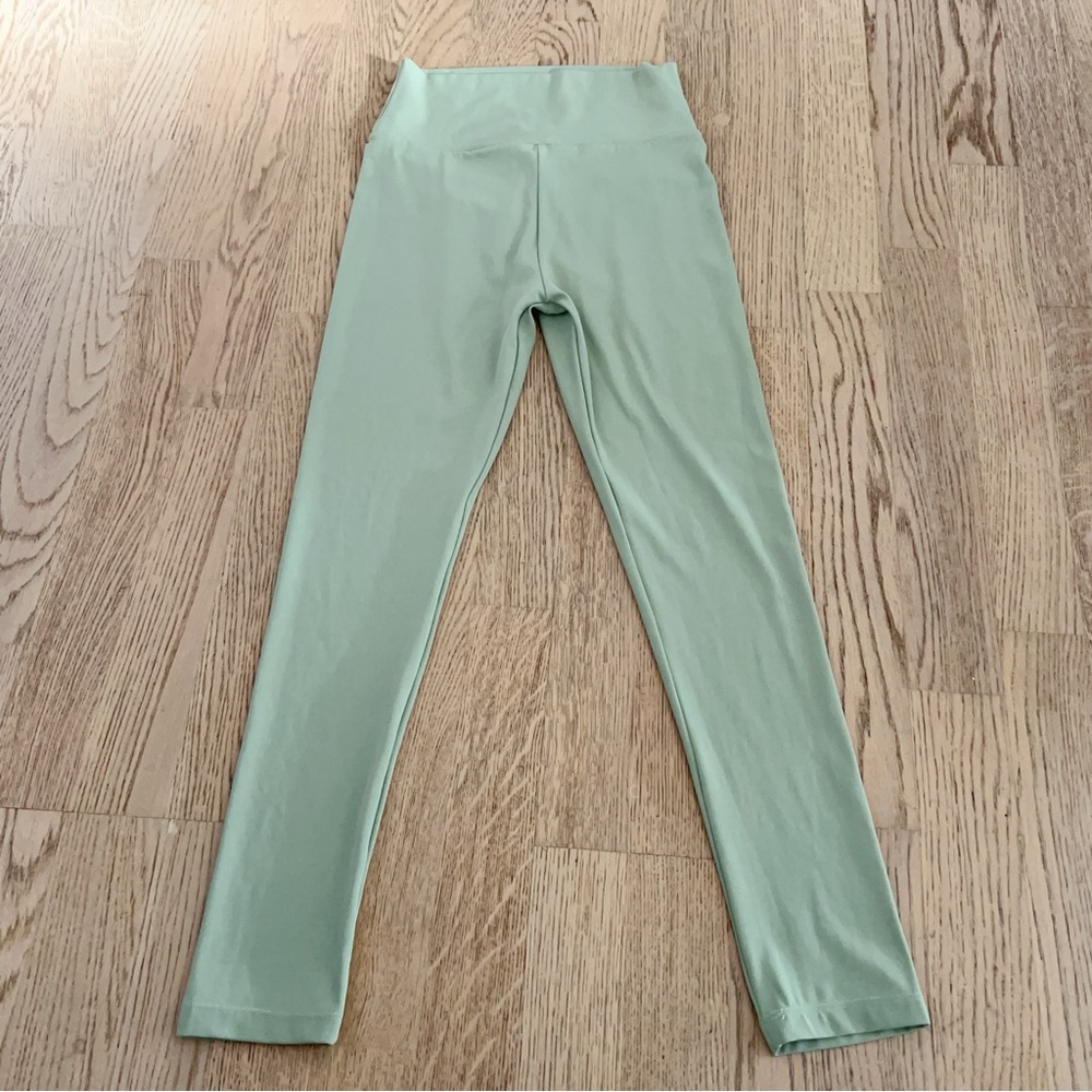 Peachline 🍑 High-Waist Scrunch Leggings | Mint Green | Size L | New